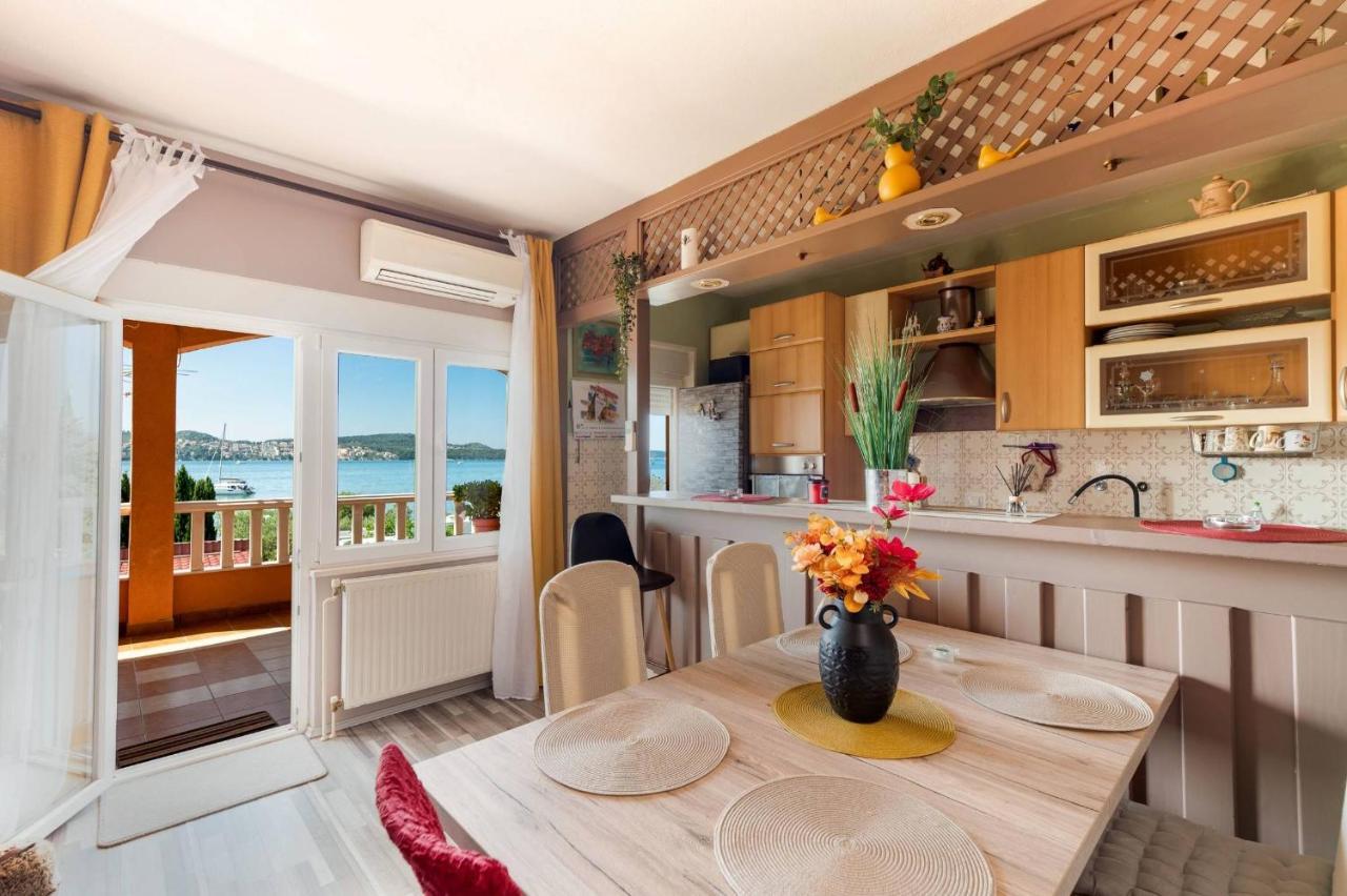 Apartment Lotus Trogir Exterior photo